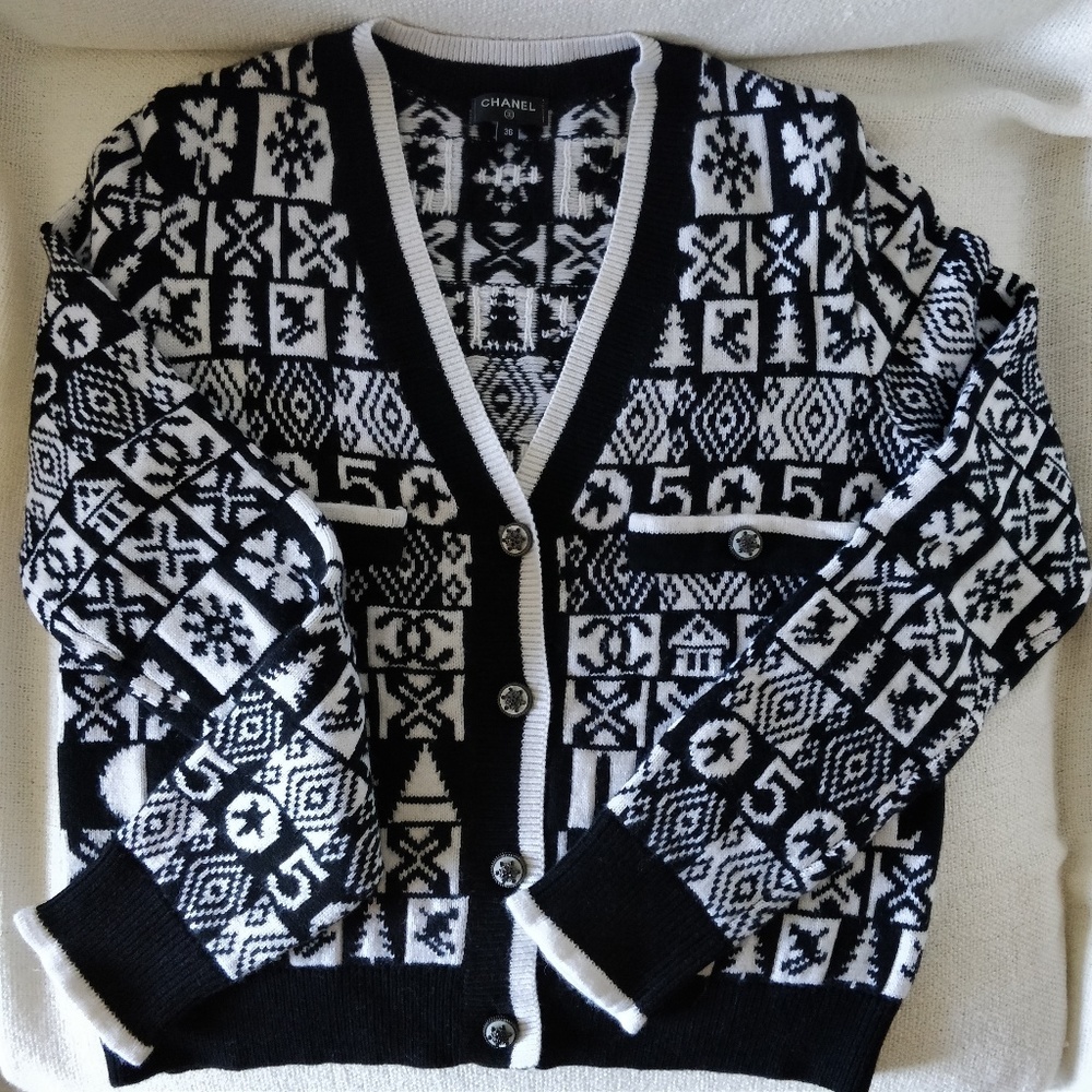 Chanel FW 19/20 pre-collection cashmere cardigan